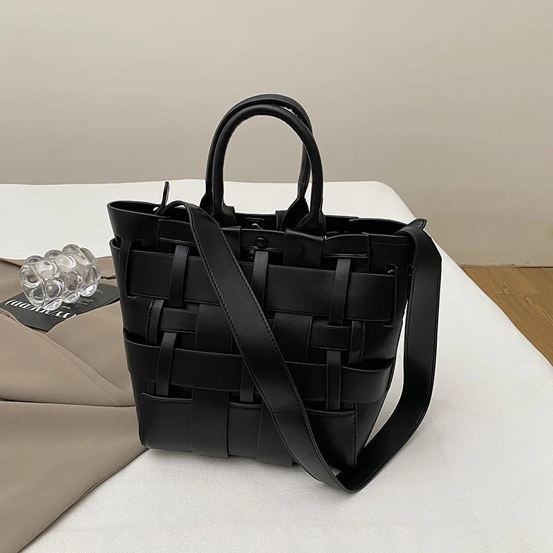 Woven Shoulder Bag Elegant Women’s Tote