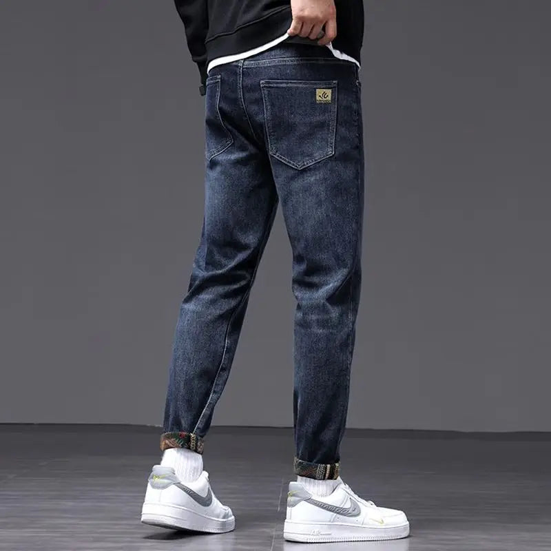 Washed Pockets Embroid Badge Jeans